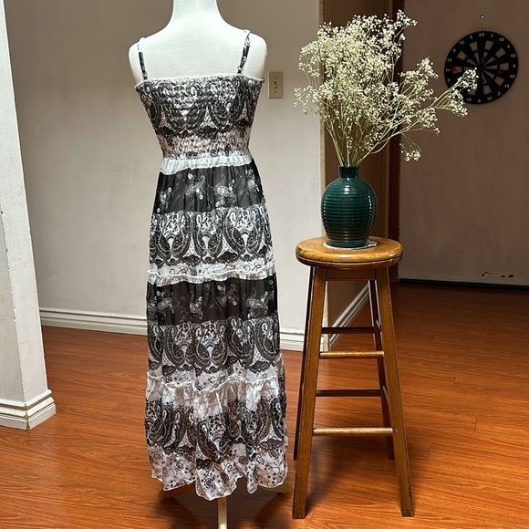 $10 Patterned Dress - Picture 5 of 5